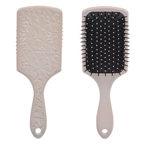 Perie Par Plata Patrata din Plastic Bej Modele Reliefate 24cm