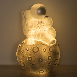Lampa de veghe cu Baterii Astronaut 11x11x17cm
